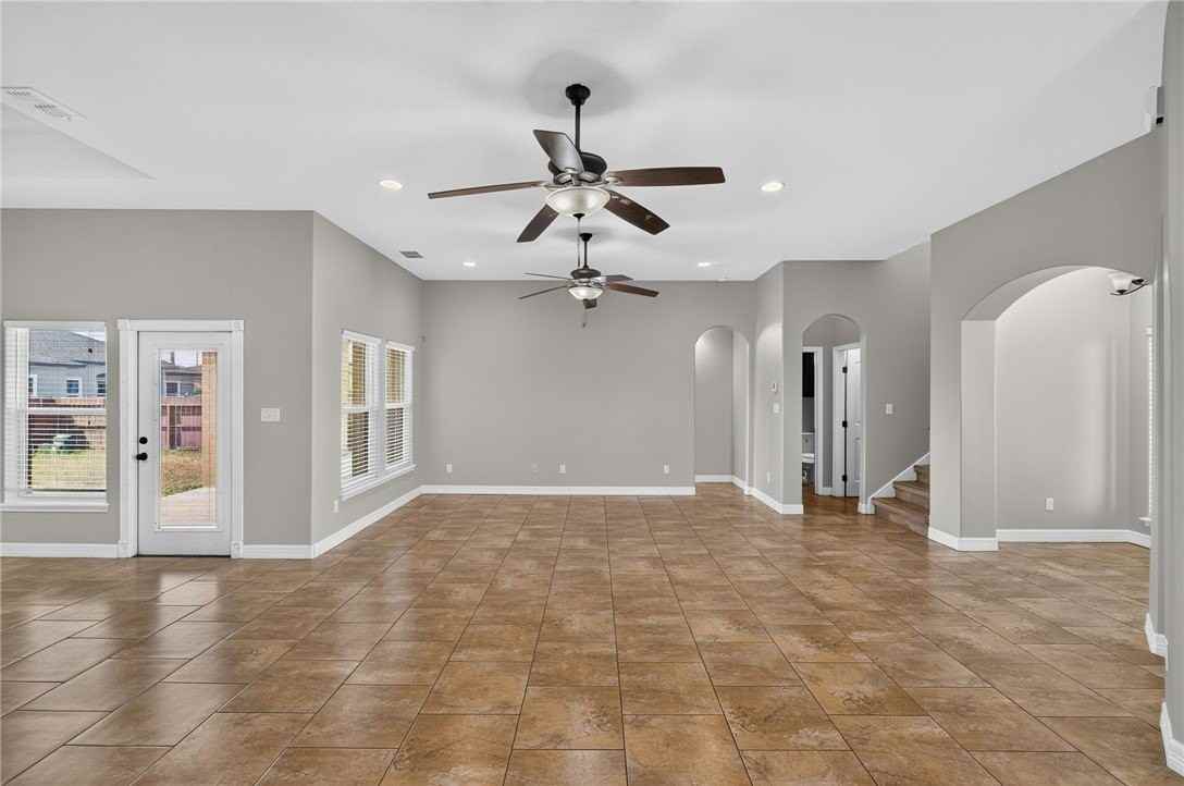 14802 Aquarius St - Photo 7 of 44