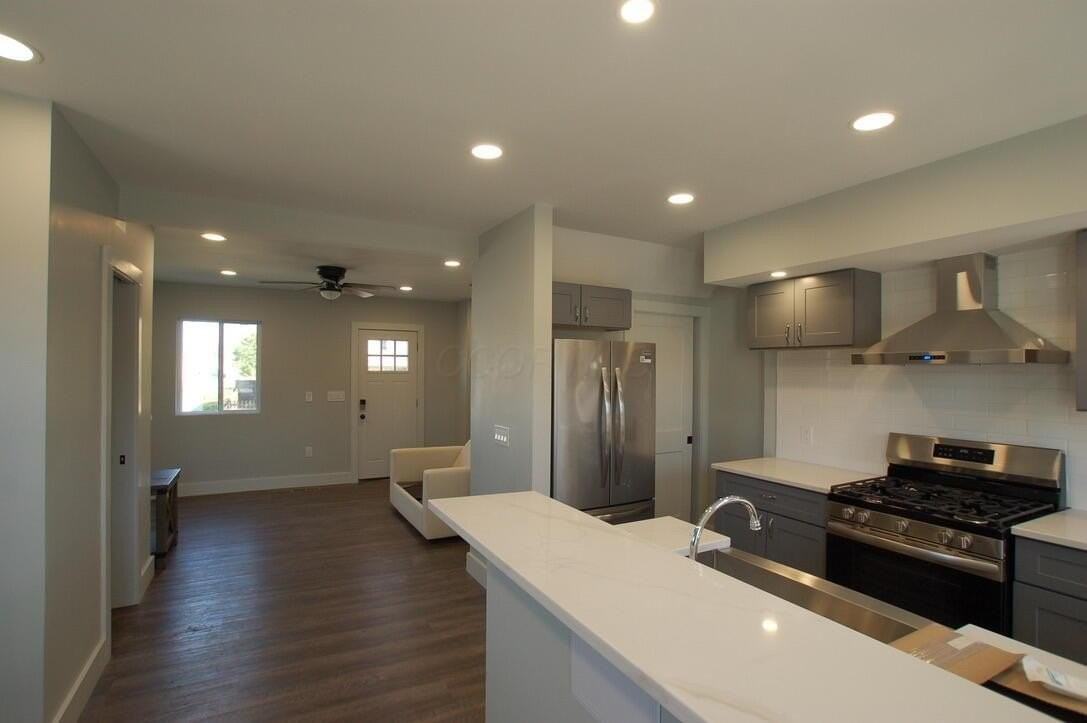 501 S Oakley Ave - Photo 6 of 19