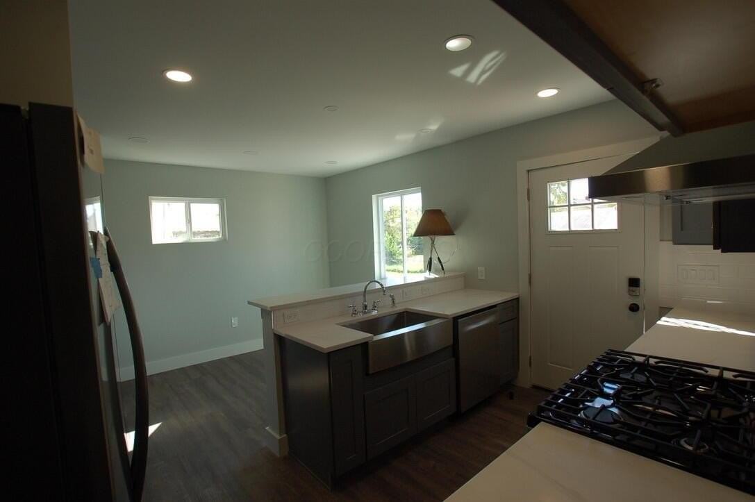 503 S Oakley Ave - Photo 5 of 22