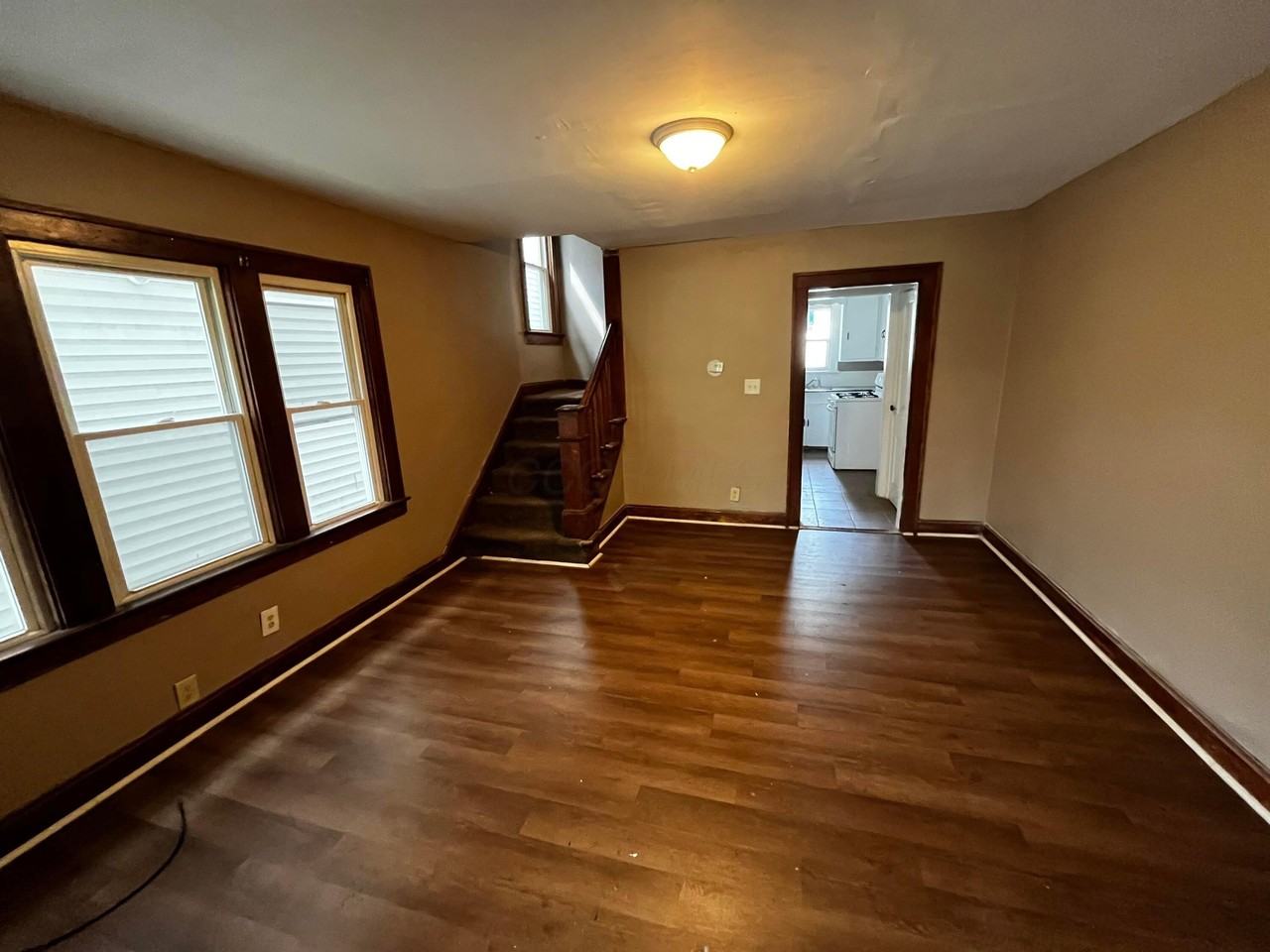 627 S Burgess Ave - Photo 3 of 8