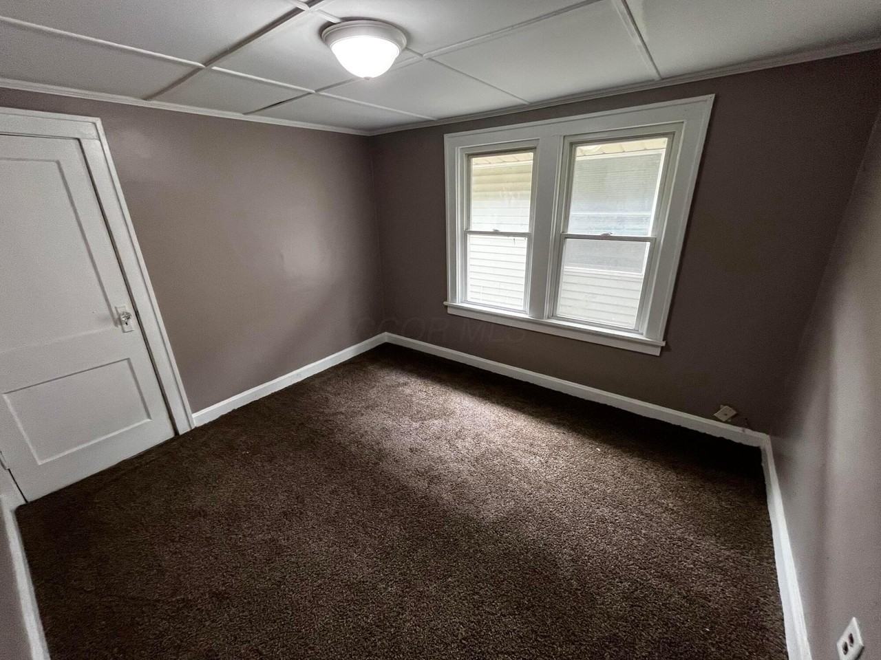 627 S Burgess Ave - Photo 5 of 8