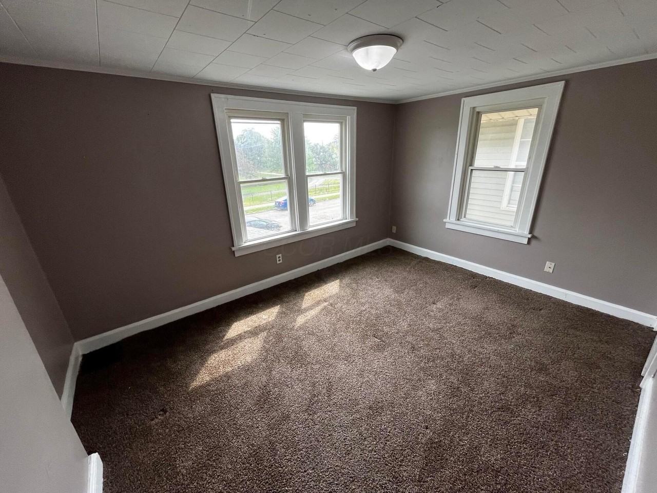 627 S Burgess Ave - Photo 6 of 8