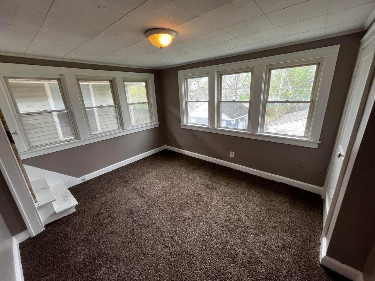 627 S Burgess Ave - Photo 7 of 8