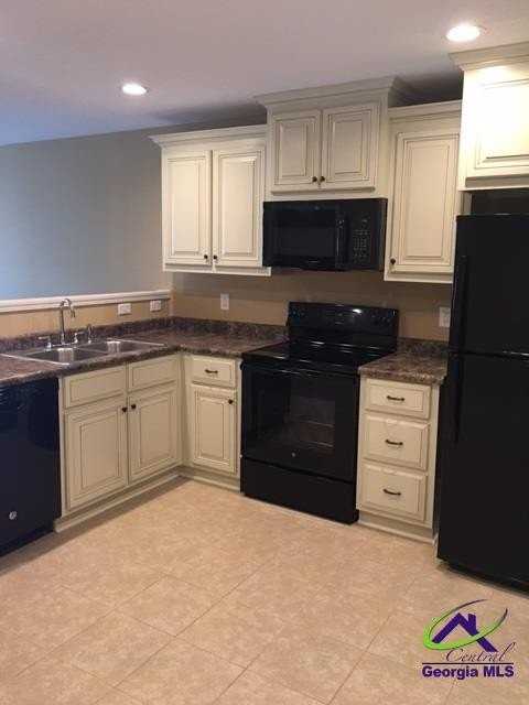 110 Pershing Place Ct - Photo 6 of 16