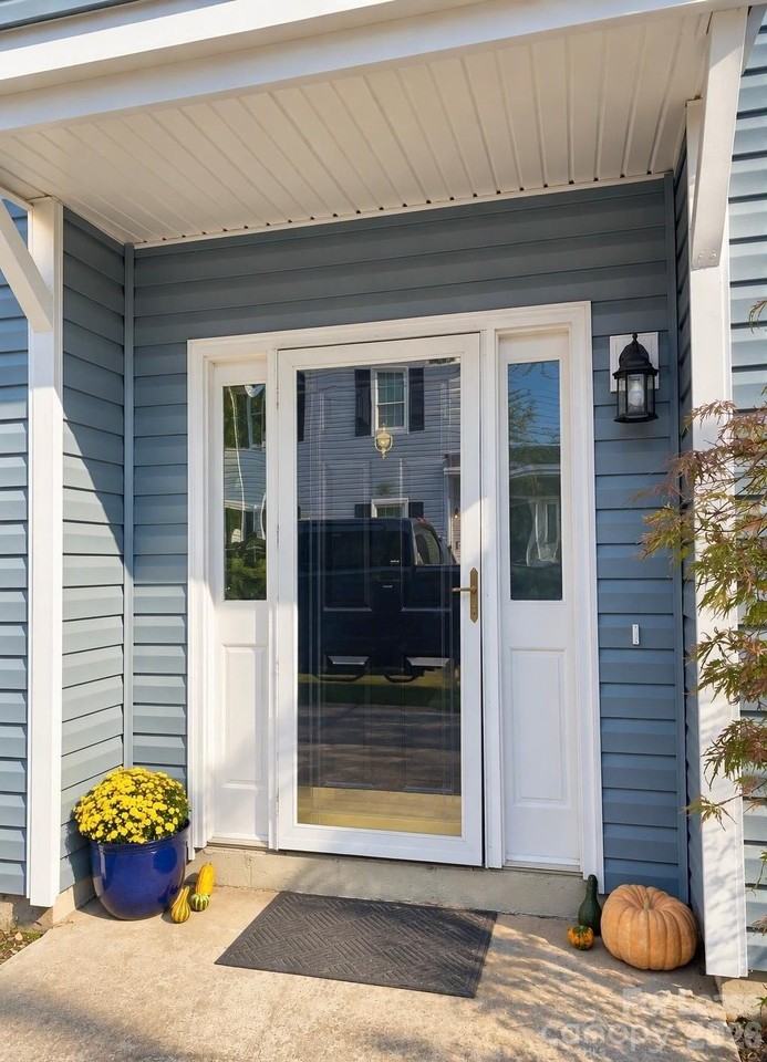 4715 Morning Dew Ct - Photo 2 of 48