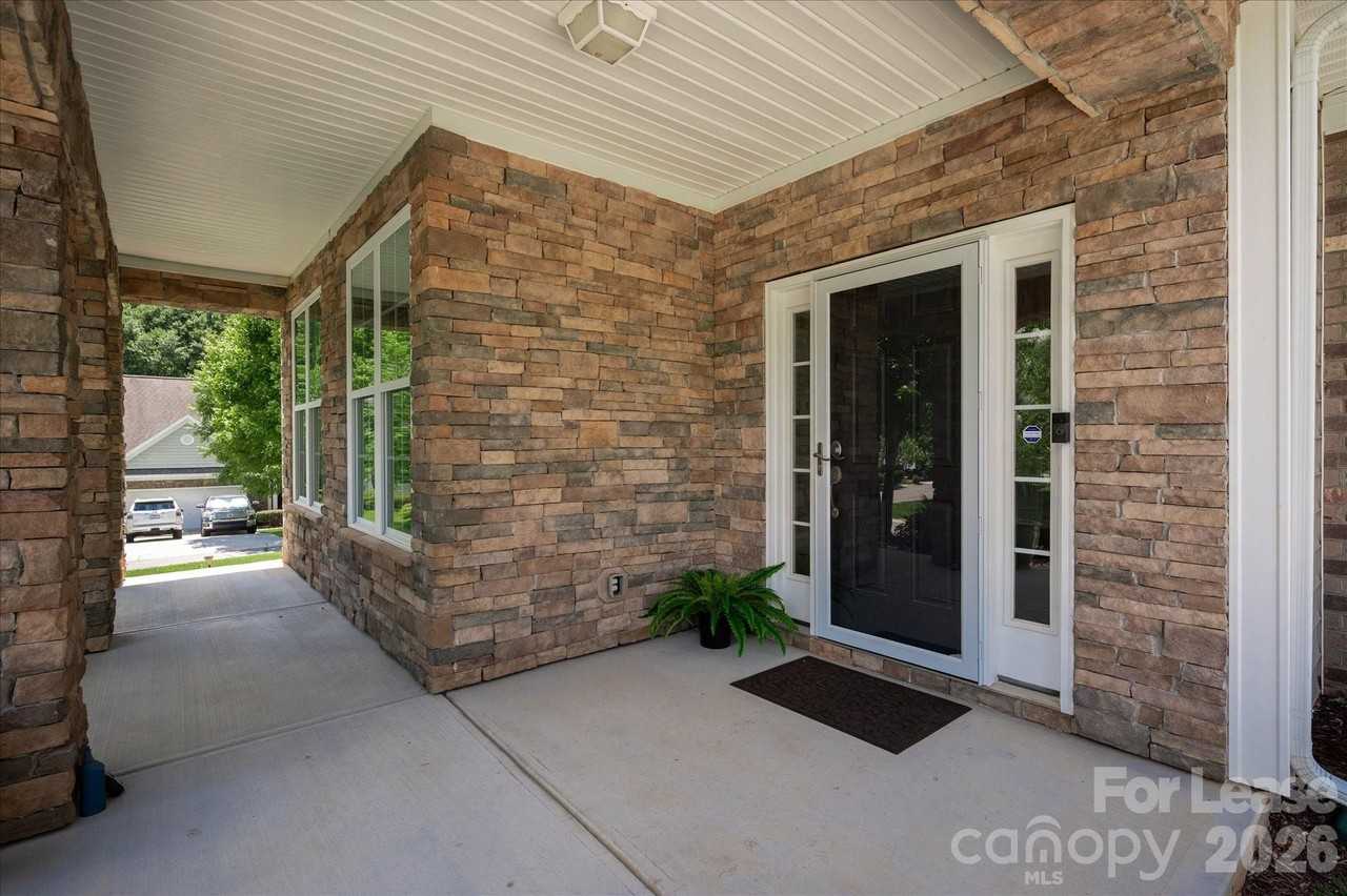 1030 Kaiser Way - Photo 4 of 47