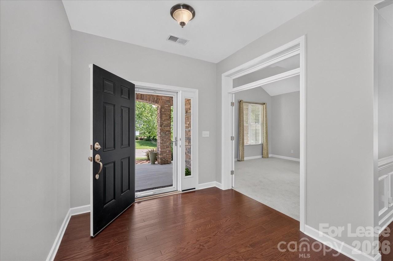 1030 Kaiser Way - Photo 5 of 47