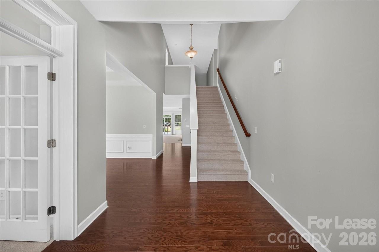 1030 Kaiser Way - Photo 6 of 47