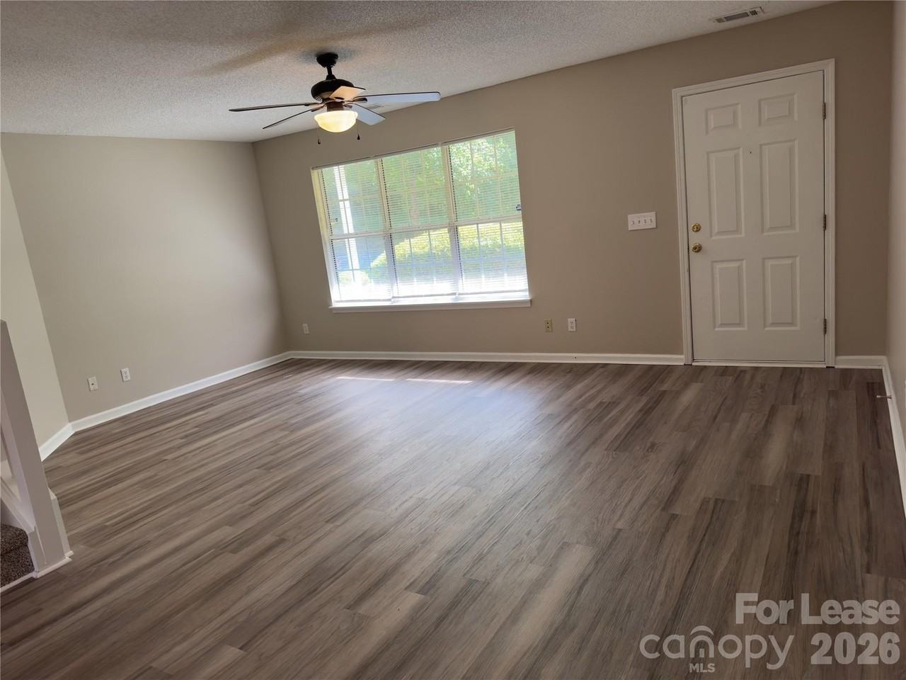 3103 Summercroft Ln - Photo 6 of 43