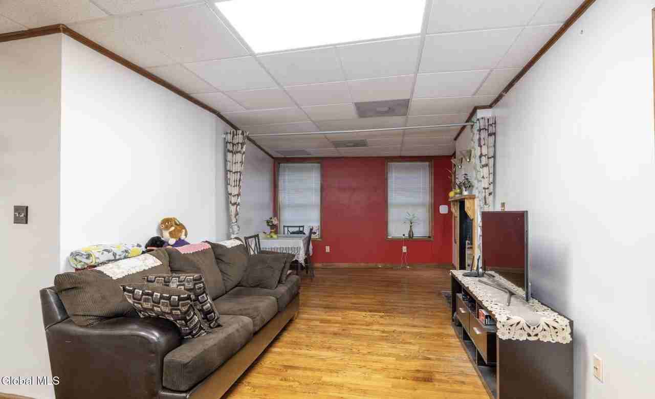 46 Columbia St #3rdFLUNIT - Photo 2 of 5