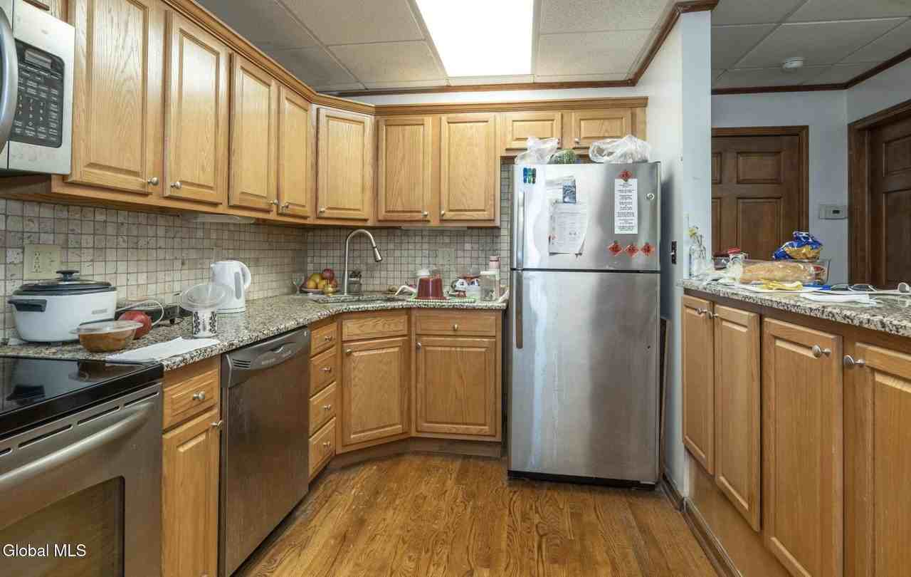 46 Columbia St #3rdFLUNIT - Photo 4 of 5