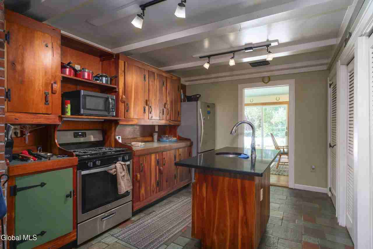 112 N Milton Rd - Photo 5 of 26