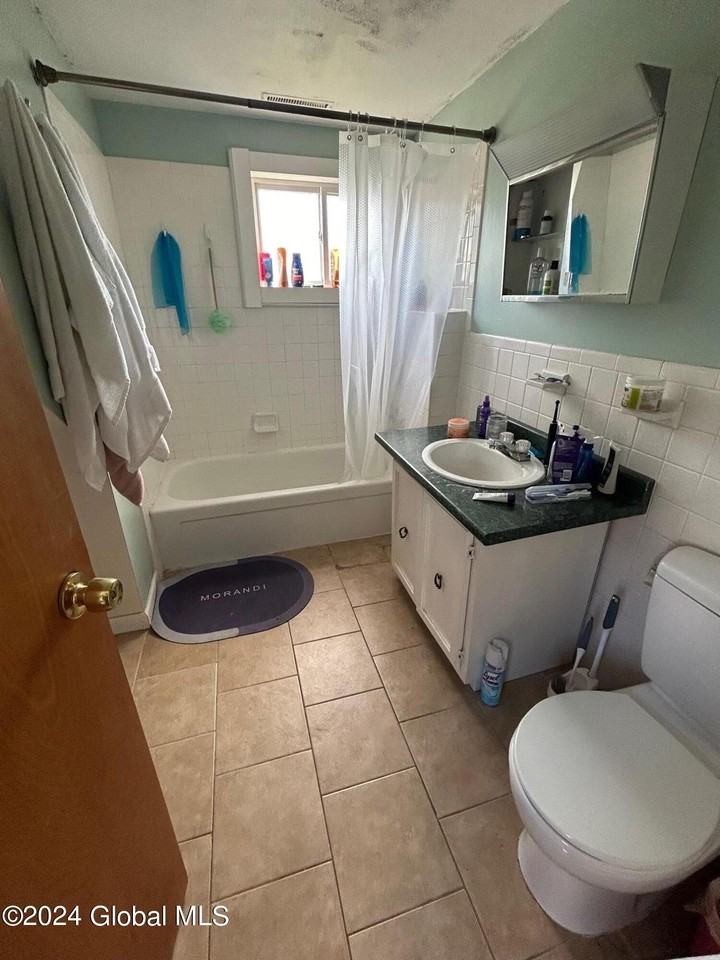 349 Whitehall Rd - Photo 7 of 16