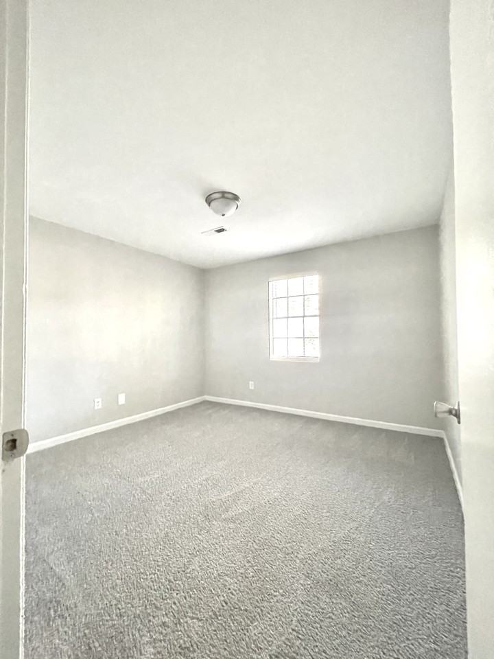 105 Jones Ave #105 - Photo 7 of 13