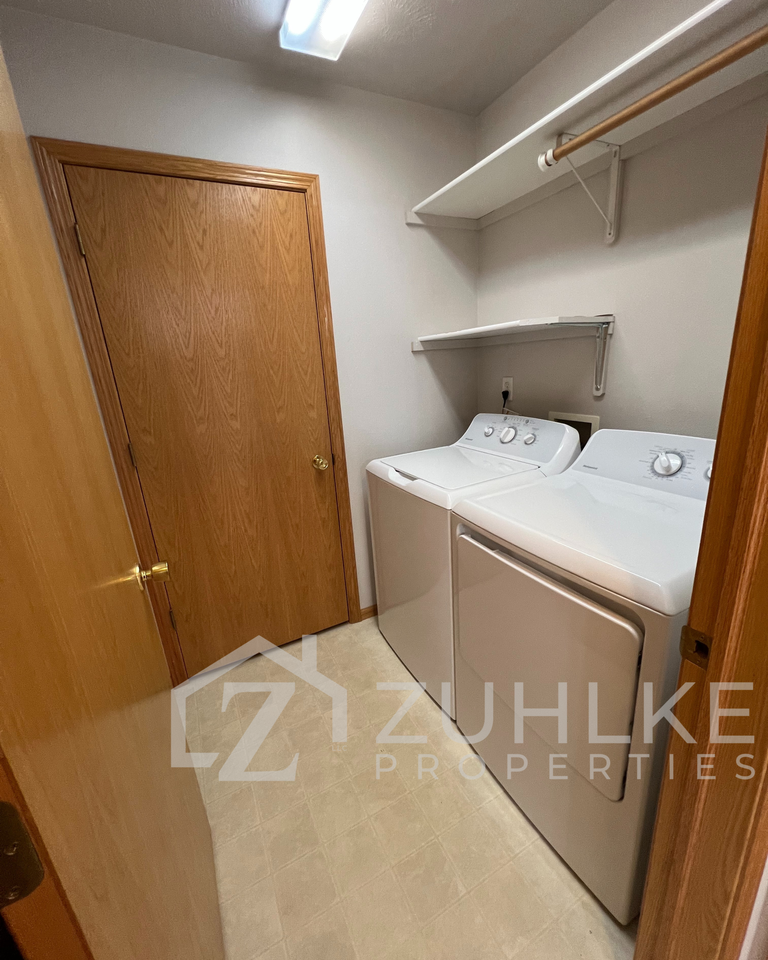 220 N 34th St Apt B #220B - Photo 4 of 8