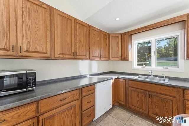 16 1/2 Myrtle Rd - Photo 5 of 15