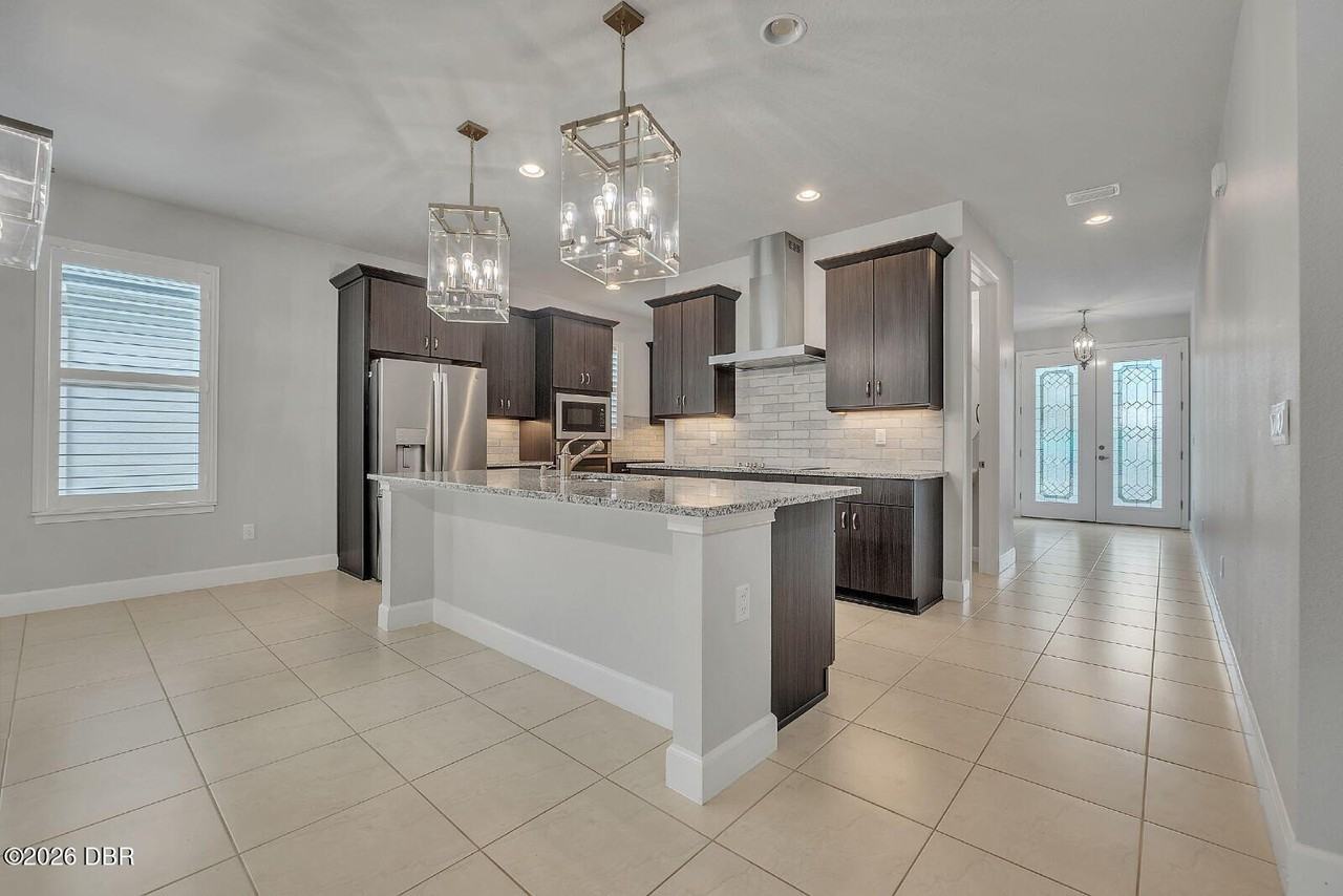 6254 W Fallsgrove Ln - Photo 2 of 17