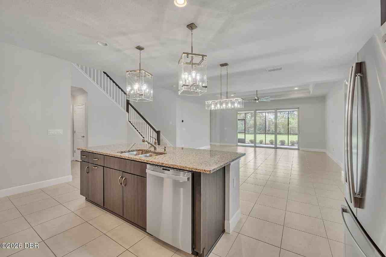 6254 W Fallsgrove Ln - Photo 4 of 17