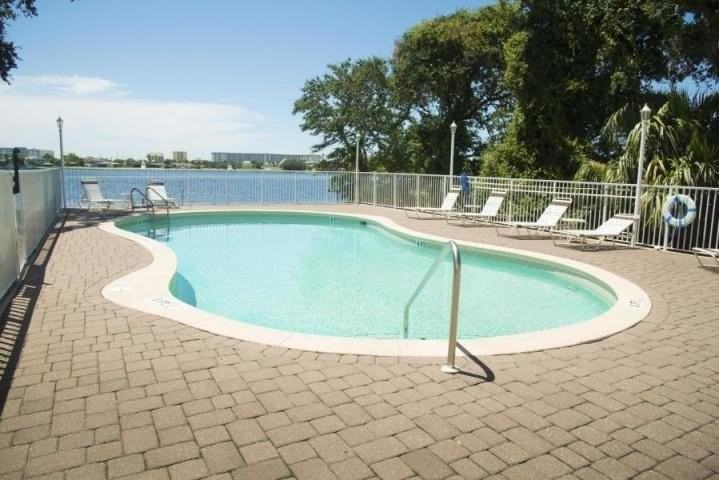 113 Brooks St Se #103 - Photo 2 of 28
