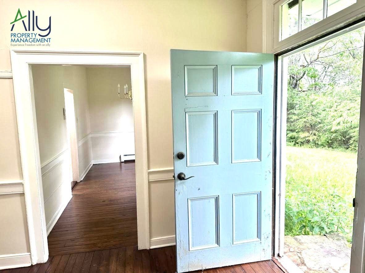 7285 Thomas Jefferson Pkwy #1 - Photo 6 of 28