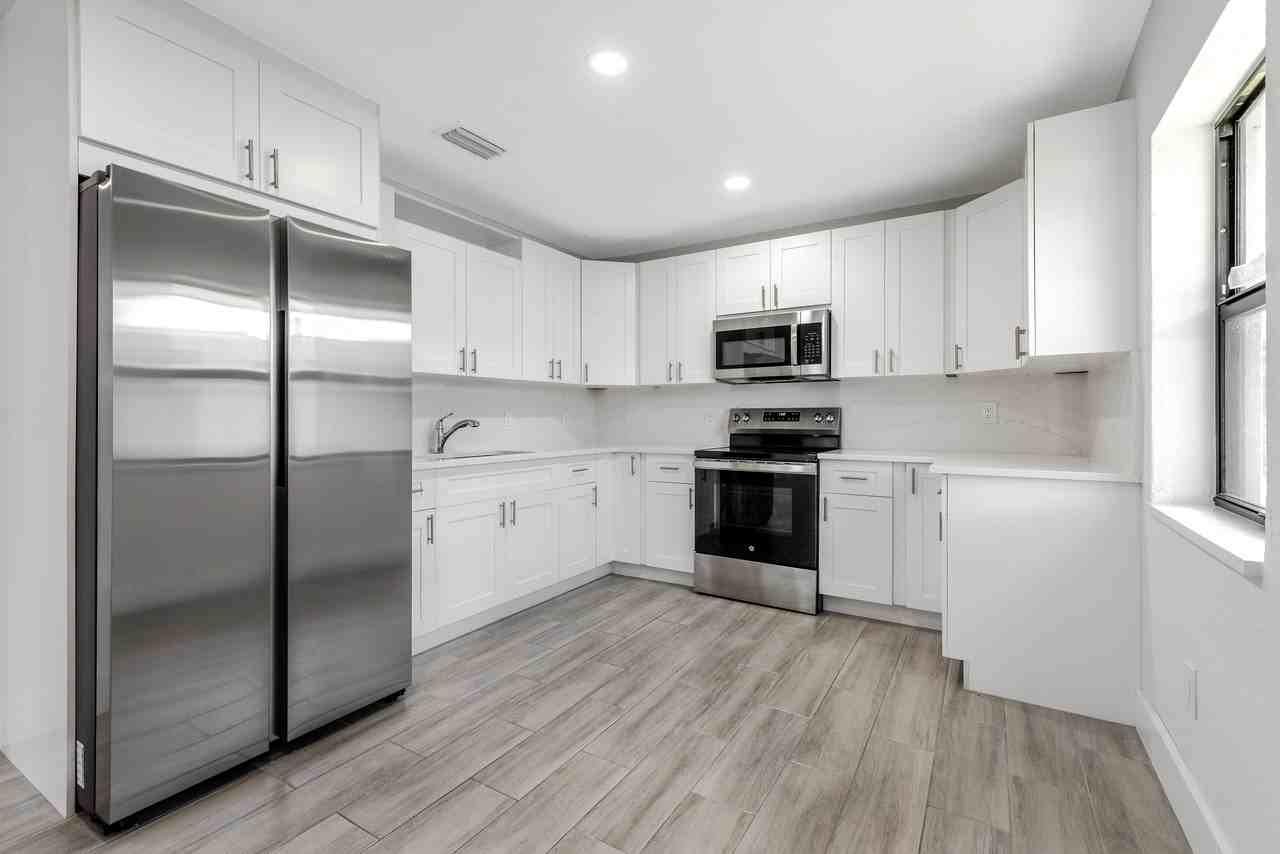 224 Jackson Ave #1 - Photo 4 of 20