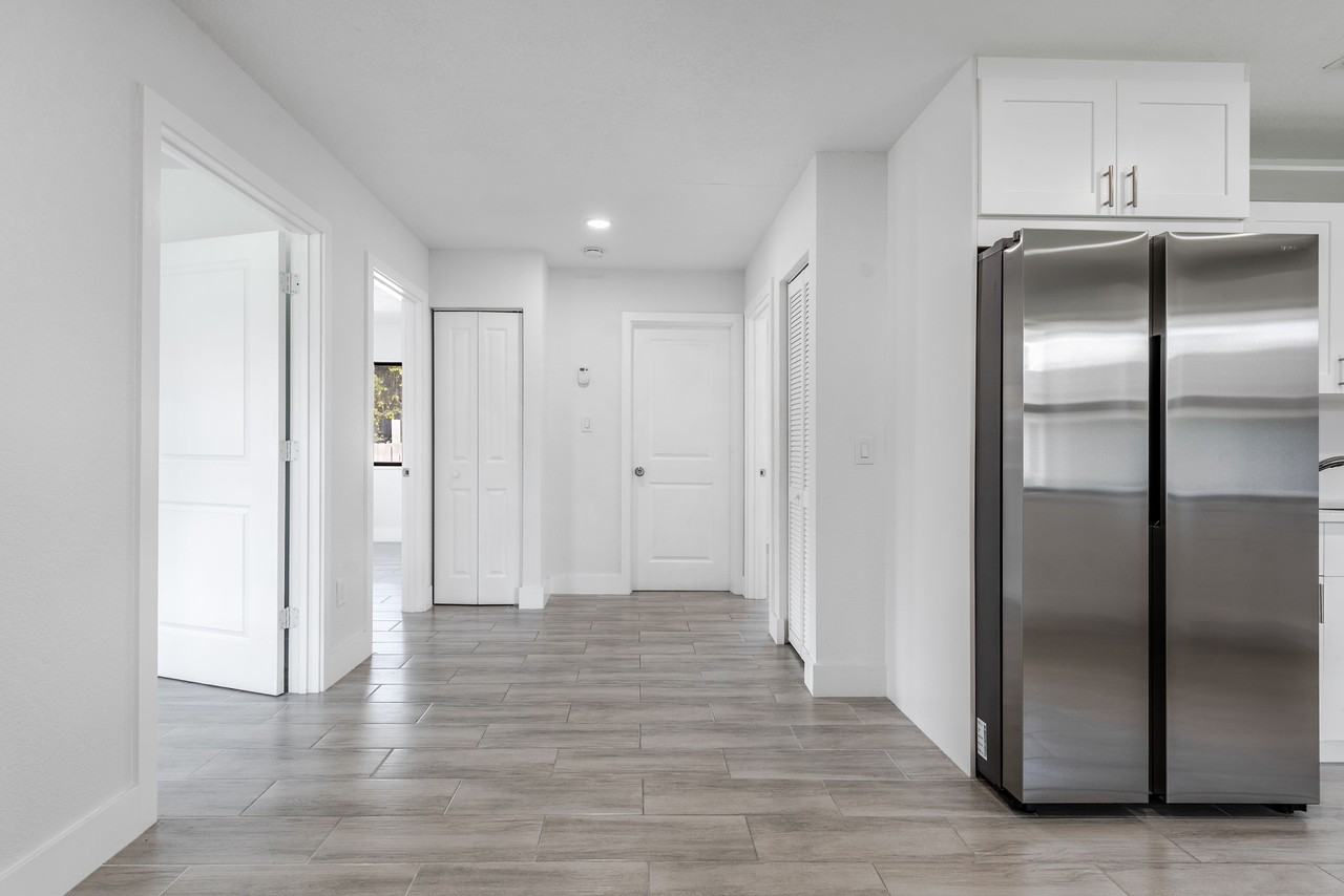 220 Jackson Ave #1 - Photo 3 of 20