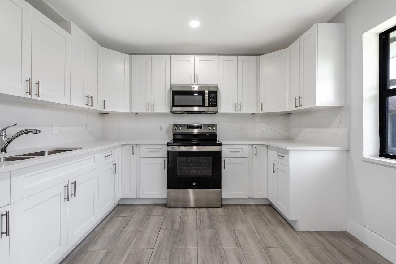 220 Jackson Ave #1 - Photo 6 of 20
