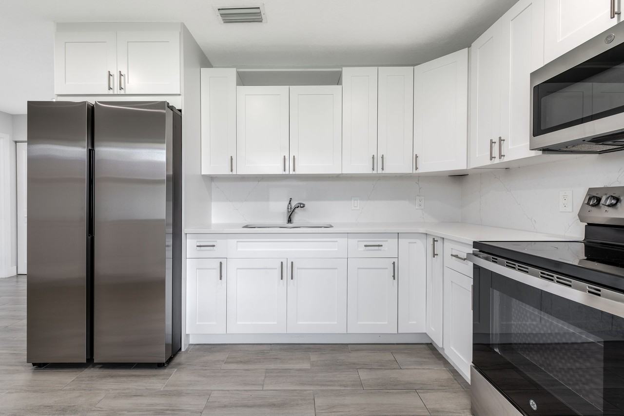 220 Jackson Ave #1 - Photo 7 of 20