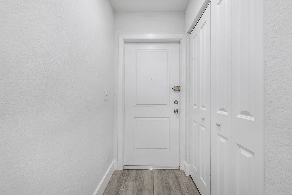 216 Jackson Ave #1 - Photo 4 of 14