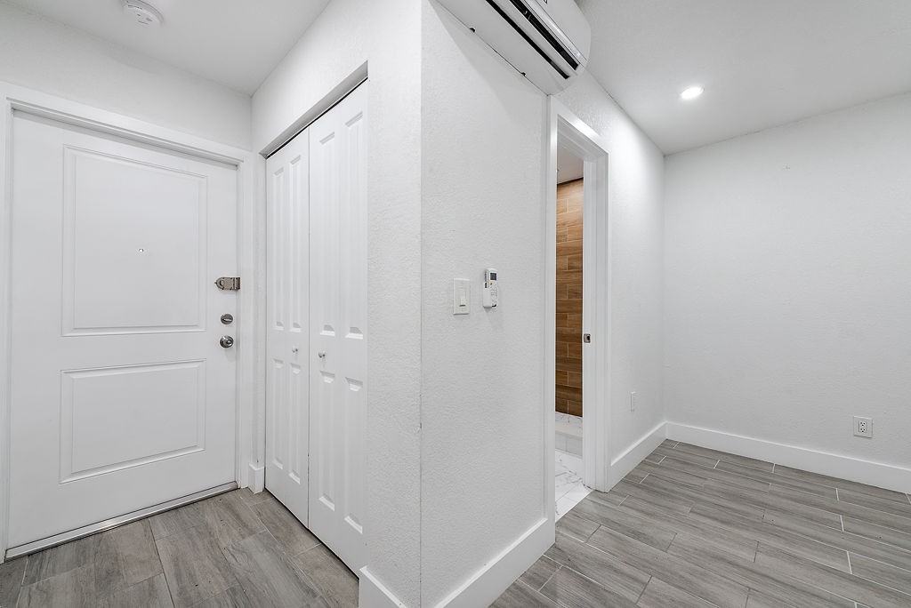 216 Jackson Ave #1 - Photo 5 of 14