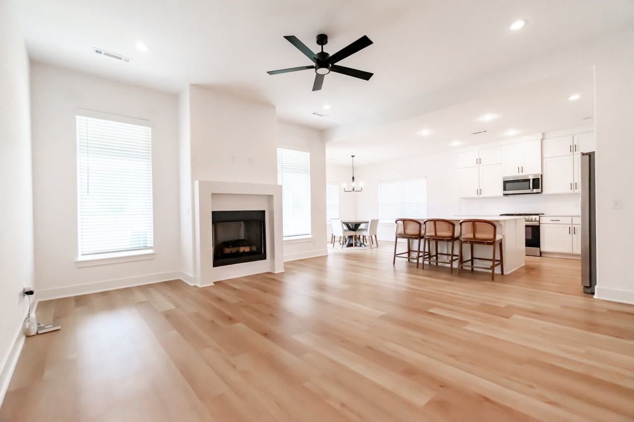 439 S Wagon Wheel Ave #1 - Photo 2 of 18