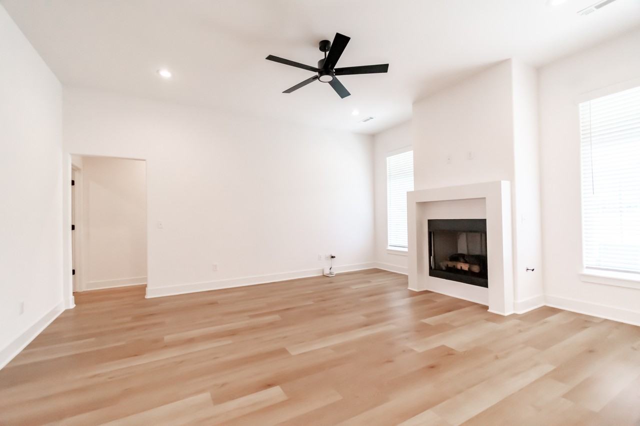 463 S Wagon Wheel Ave #1 - Photo 3 of 18