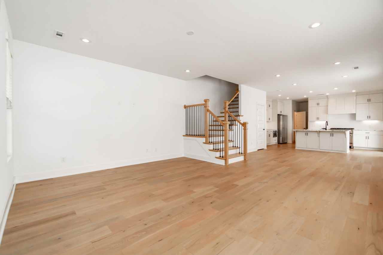 1017 S Hollywood Ave #1 - Photo 4 of 24