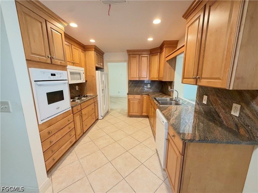 721 Canton Ave - Photo 3 of 16