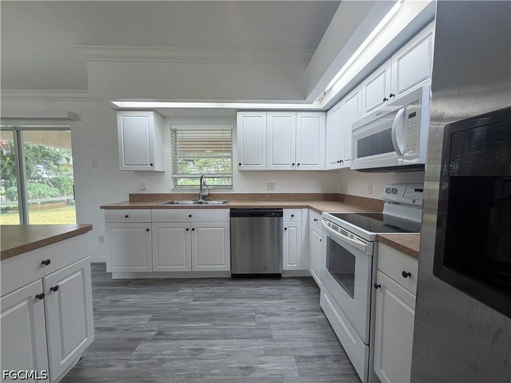 924 Nw 12th Pl - Photo 2 of 40