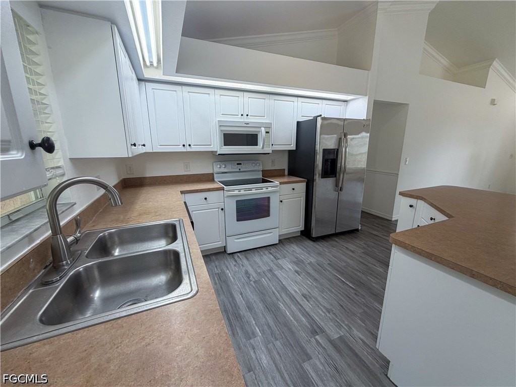 924 Nw 12th Pl - Photo 3 of 40