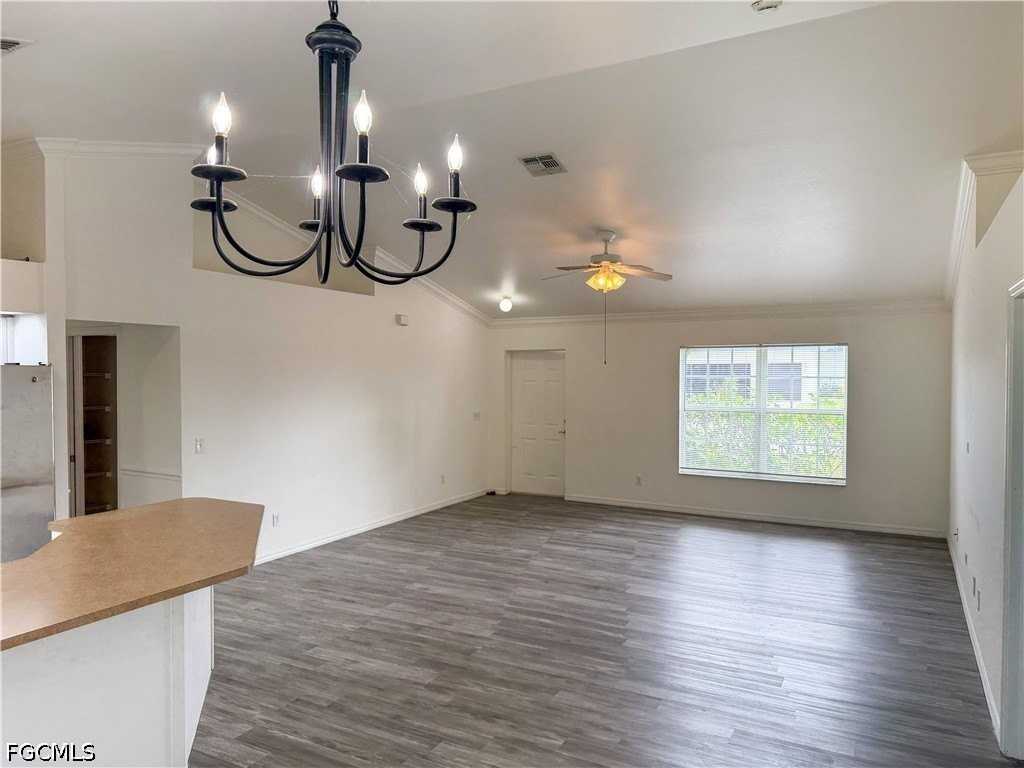 924 Nw 12th Pl - Photo 7 of 40