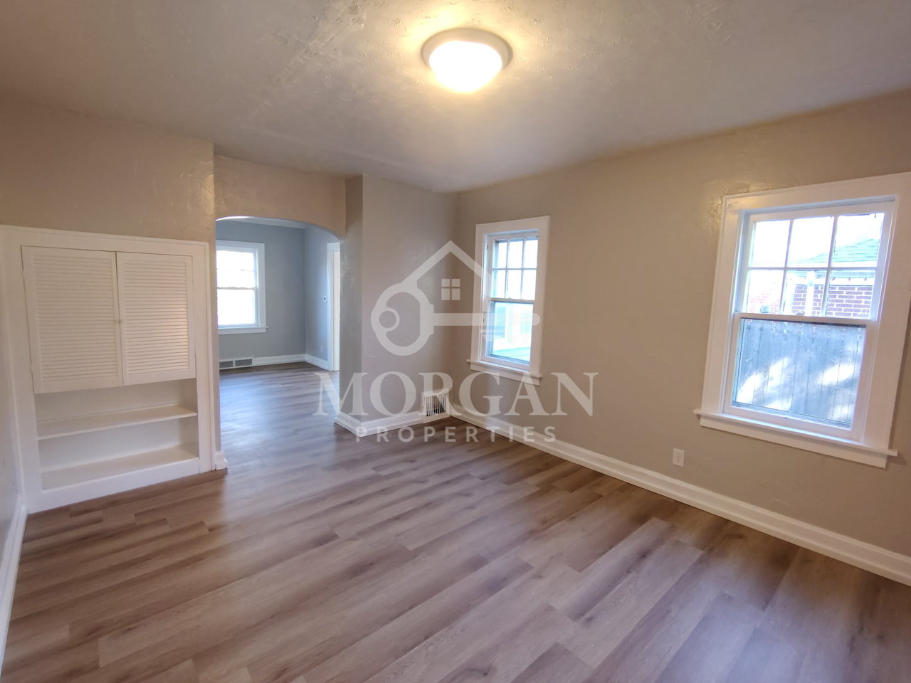 1315 E 8th St - Photo 6 of 10