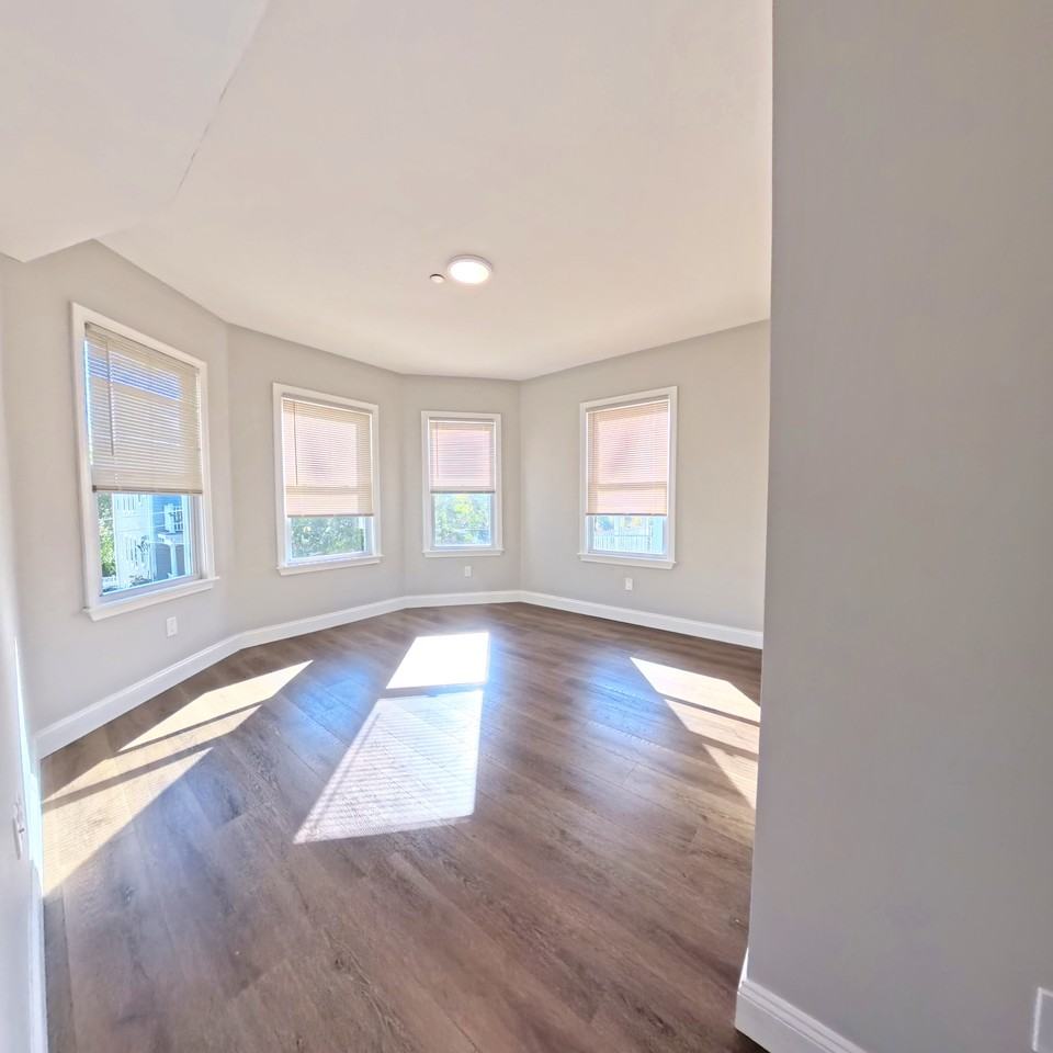22 Madison Ave #3 - Photo 4 of 11