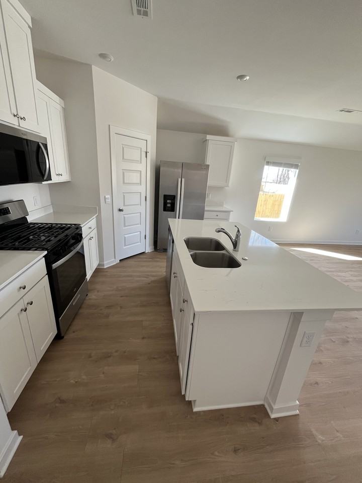 551 Arizona St #1 - Photo 4 of 17