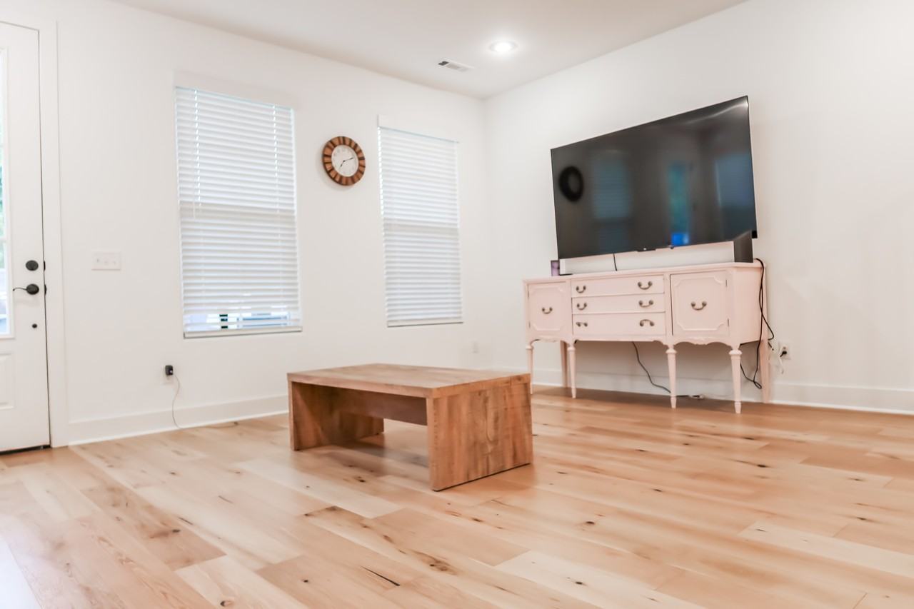 1266 W Hendrix St #1 - Photo 2 of 16