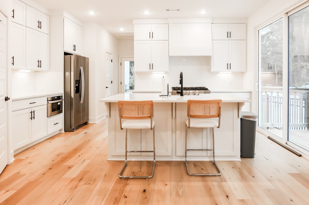 1266 W Hendrix St #1 - Photo 4 of 16