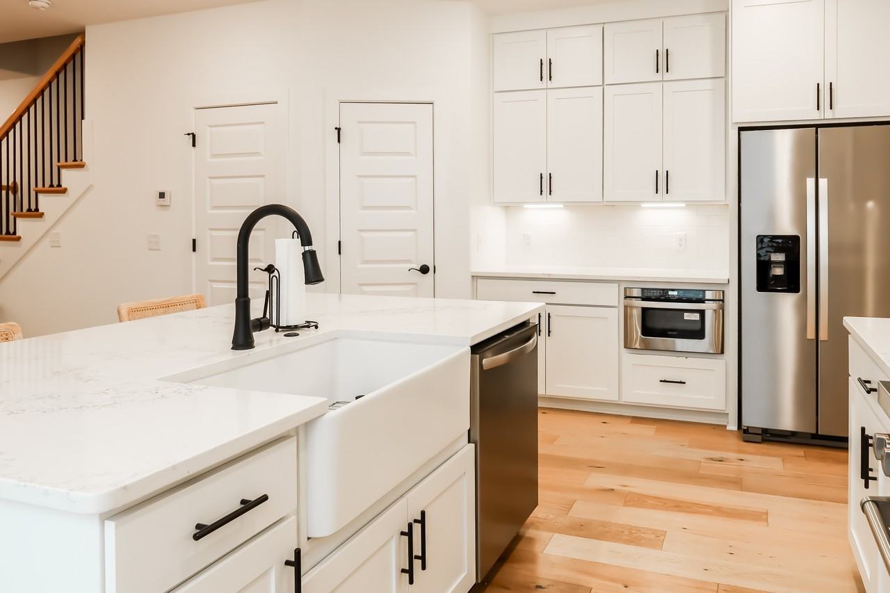 1266 W Hendrix St #1 - Photo 6 of 16