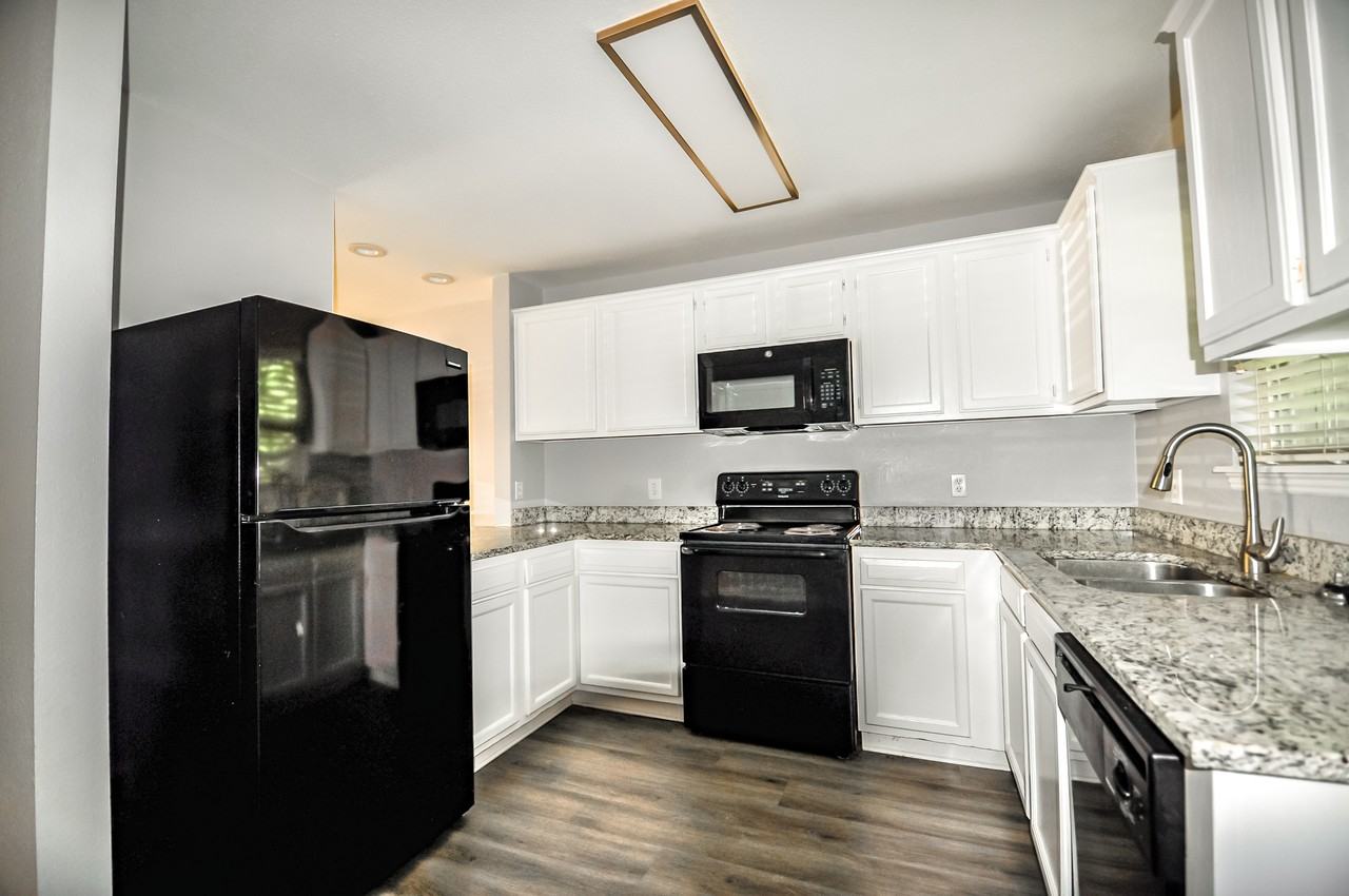 1446 W Netherland Way #2 - Photo 4 of 11