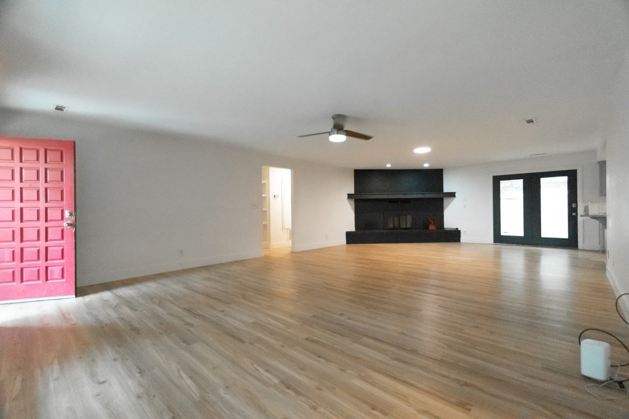 1200 S Dinsmore Trl #1 - Photo 2 of 21