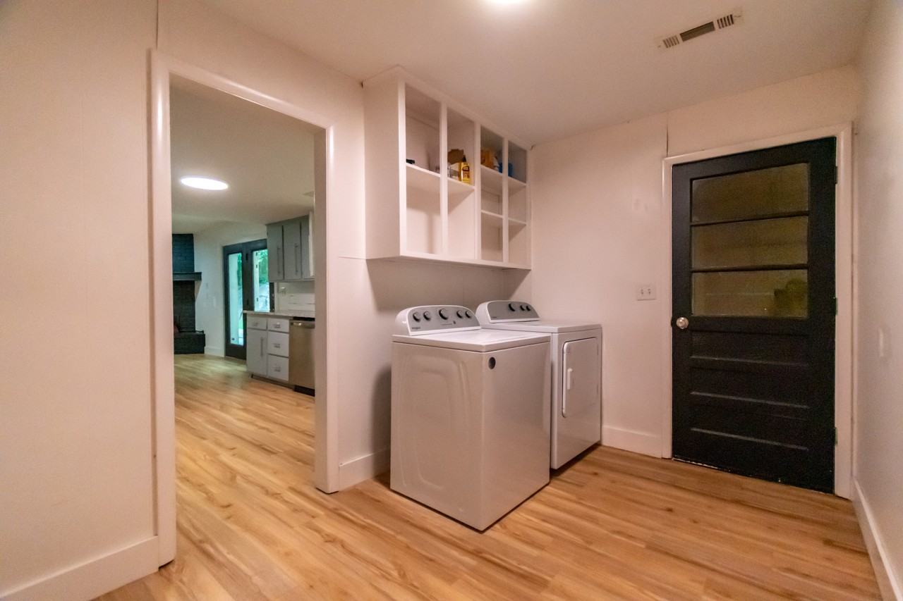 1200 S Dinsmore Trl #1 - Photo 7 of 21