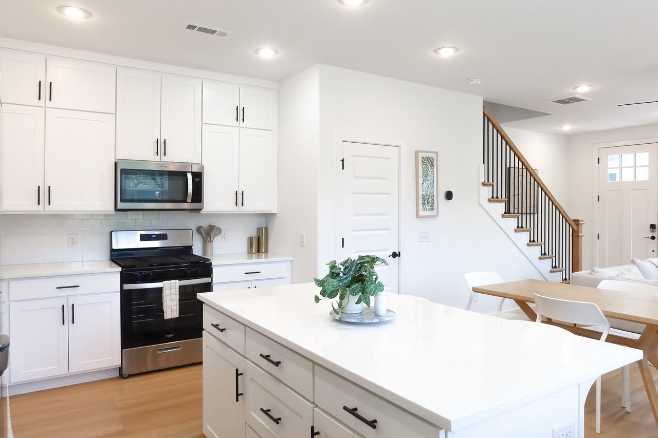 1326 S Van Buren Ave #2 - Photo 7 of 15