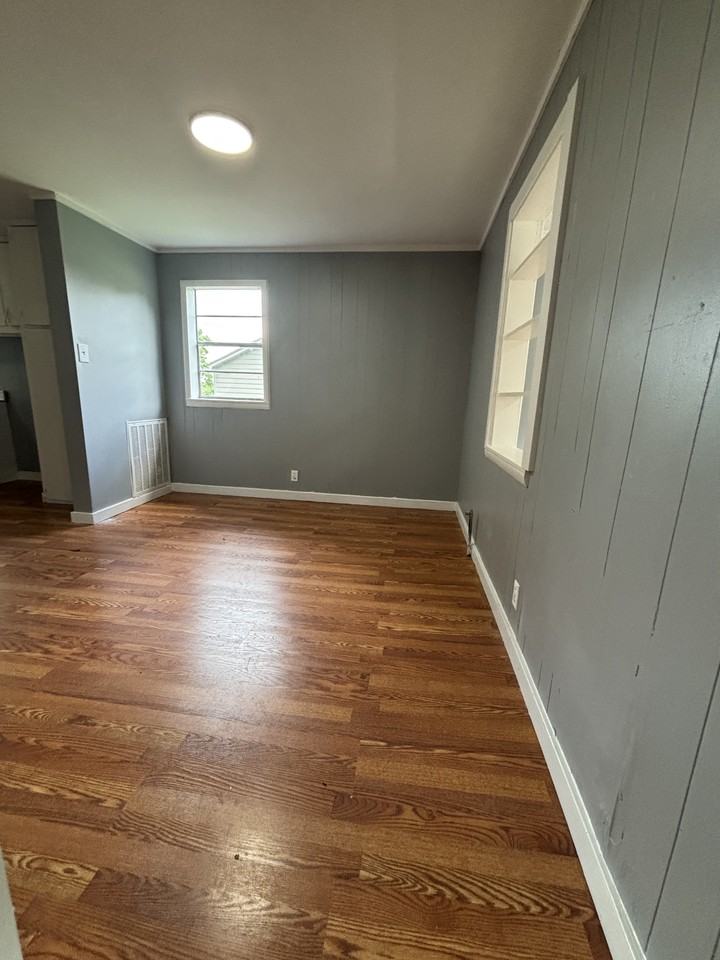 326 N Main St #1 - Photo 5 of 11