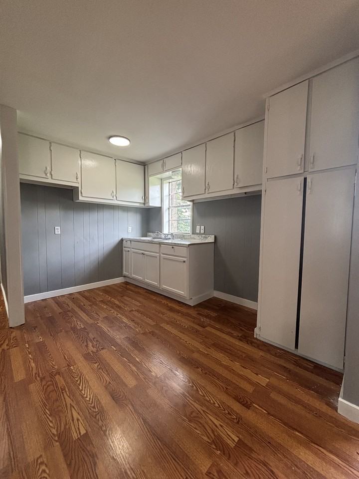 326 N Main St #1 - Photo 6 of 11