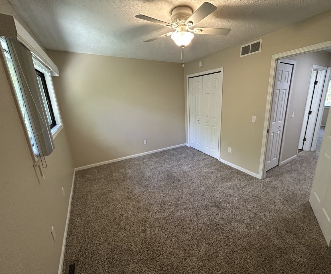 2184 Regency Dr #2184 - Photo 2 of 10